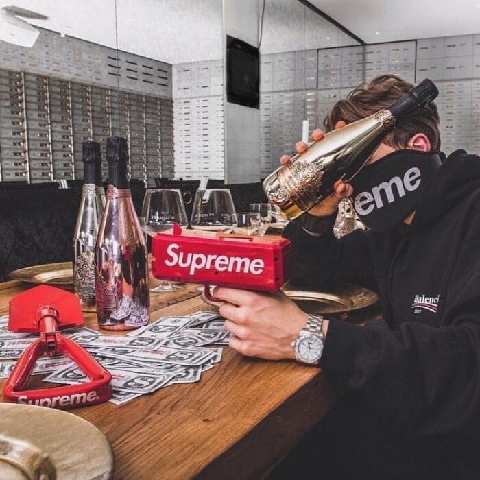 مانی گان Superme - Image 3