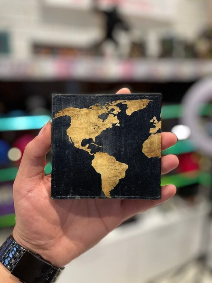 B3E19A58-4EBB-4522-9EB7-6BFB932DEC40 کیف پول - Image 1