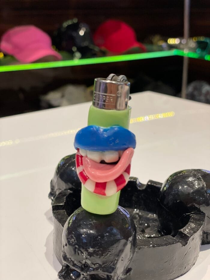 F2F949AB-10A1-4B37-A1BD-5252912B38CD فندک کلیپر خمیری - Image 1