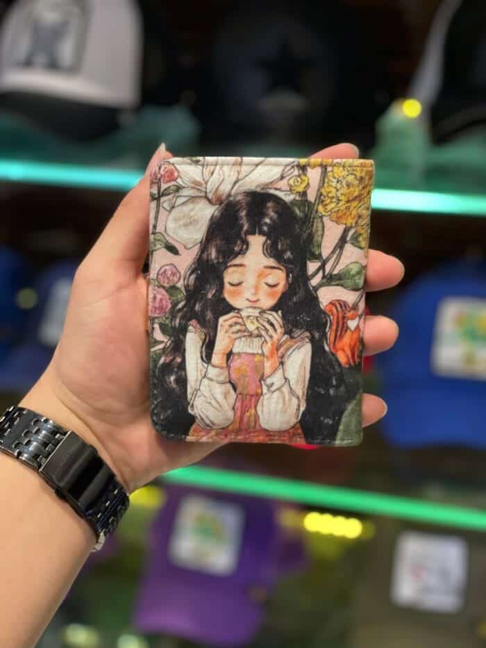 4662C007-CECB-4799-9D8A-20A2CD56808A کیف پول طرح دار - Image 1