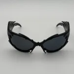 عینک بالدار